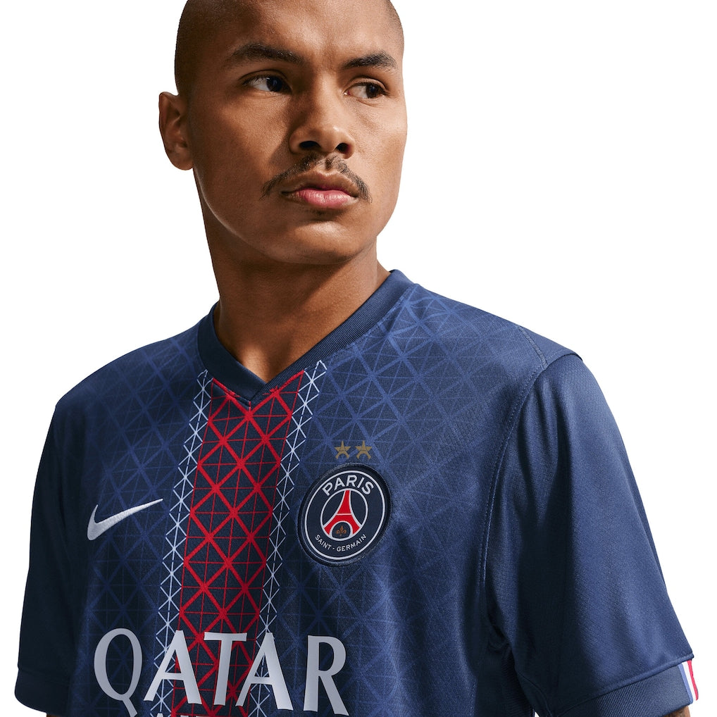 Maillot Domicile
Stadium PSG
25/26 - Flocage
Champions of Europe -26